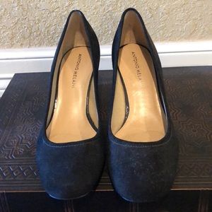 Antonio Melani suede pumps